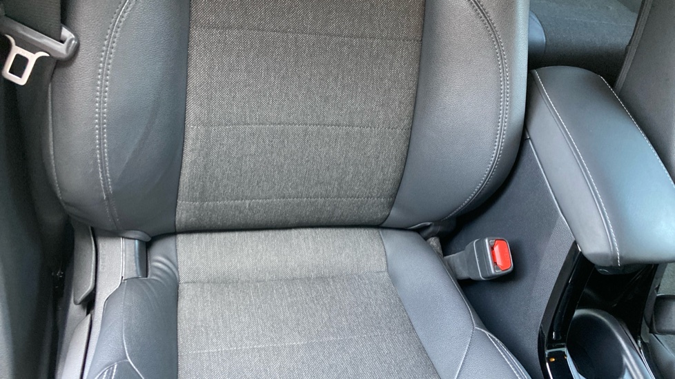 Toyota Corolla 1.8 VVT-i Hybrid Design 5dr CVT Hybrid Hatchback - Image 14