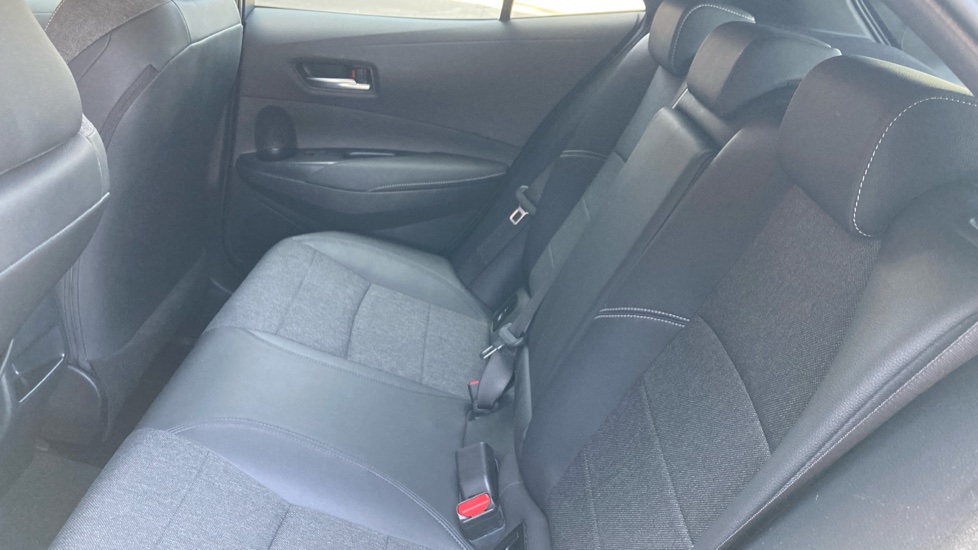Toyota Corolla 1.8 VVT-i Hybrid Design 5dr CVT Hybrid Hatchback - Image 15