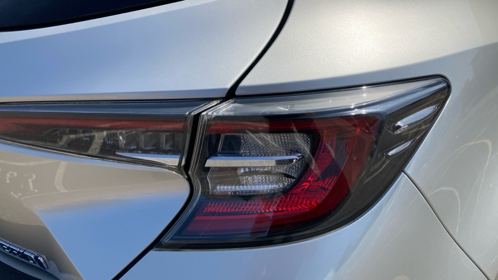 Toyota Corolla 1.8 VVT-i Hybrid Design 5dr CVT Hybrid Hatchback - Image 21