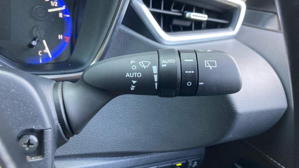 Toyota Corolla 1.8 VVT-i Hybrid Design 5dr CVT Hybrid Hatchback - Image 32