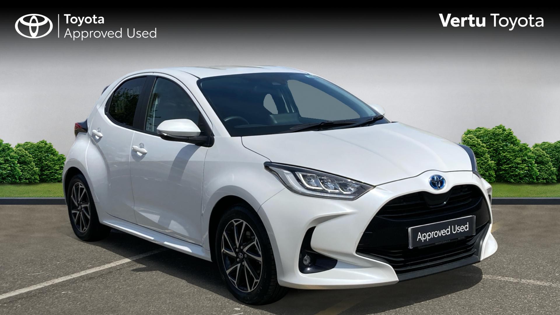 Toyota Yaris listing photo