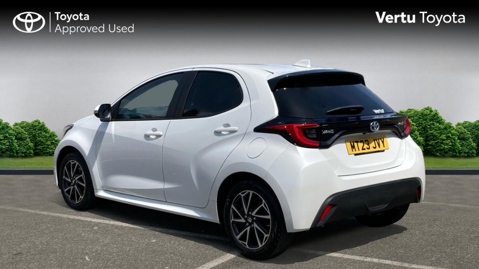 Toyota Yaris 1.5 Hybrid Design 5dr CVT Hybrid Hatchback - Image 4