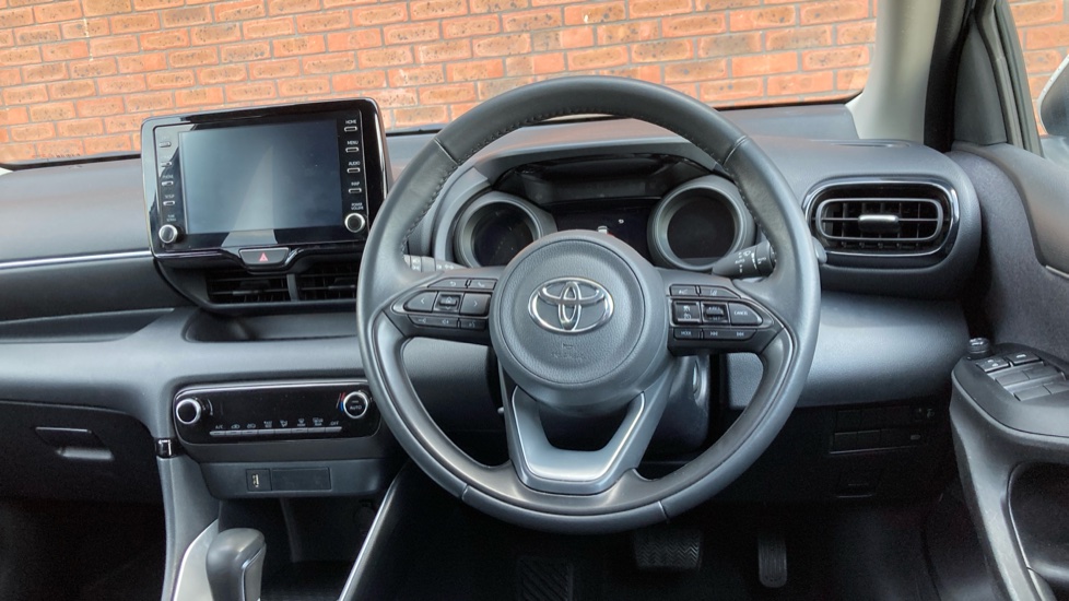 Toyota Yaris 1.5 Hybrid Design 5dr CVT Hybrid Hatchback - Image 7
