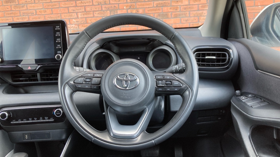 Toyota Yaris 1.5 Hybrid Design 5dr CVT Hybrid Hatchback - Image 10
