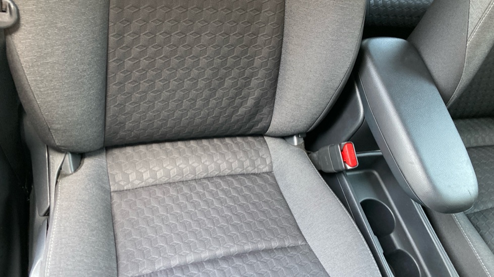 Toyota Yaris 1.5 Hybrid Design 5dr CVT Hybrid Hatchback - Image 14