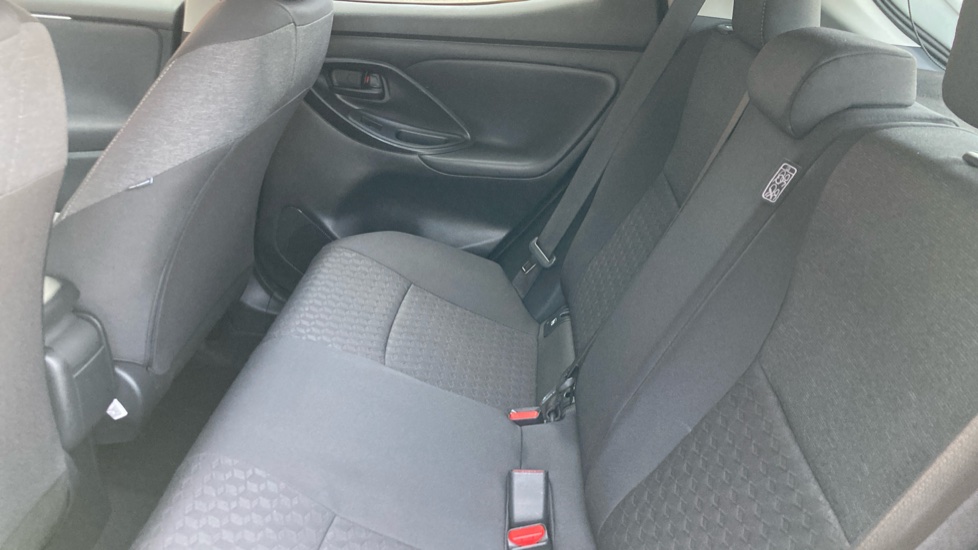 Toyota Yaris 1.5 Hybrid Design 5dr CVT Hybrid Hatchback - Image 15