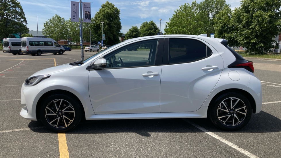 Toyota Yaris 1.5 Hybrid Design 5dr CVT Hybrid Hatchback - Image 24