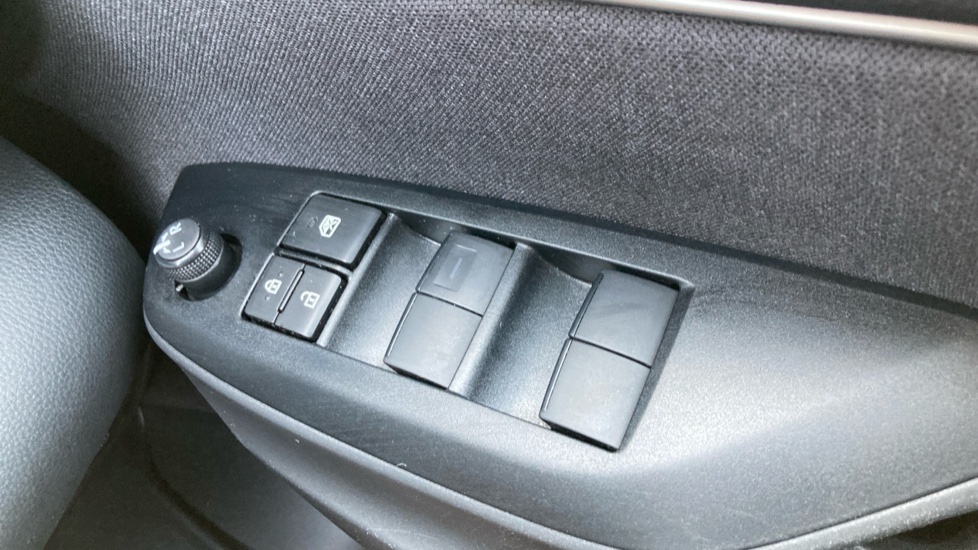 Toyota Yaris 1.5 Hybrid Design 5dr CVT Hybrid Hatchback - Image 32