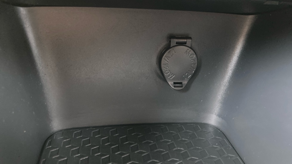 Toyota Yaris 1.5 Hybrid Design 5dr CVT Hybrid Hatchback - Image 37