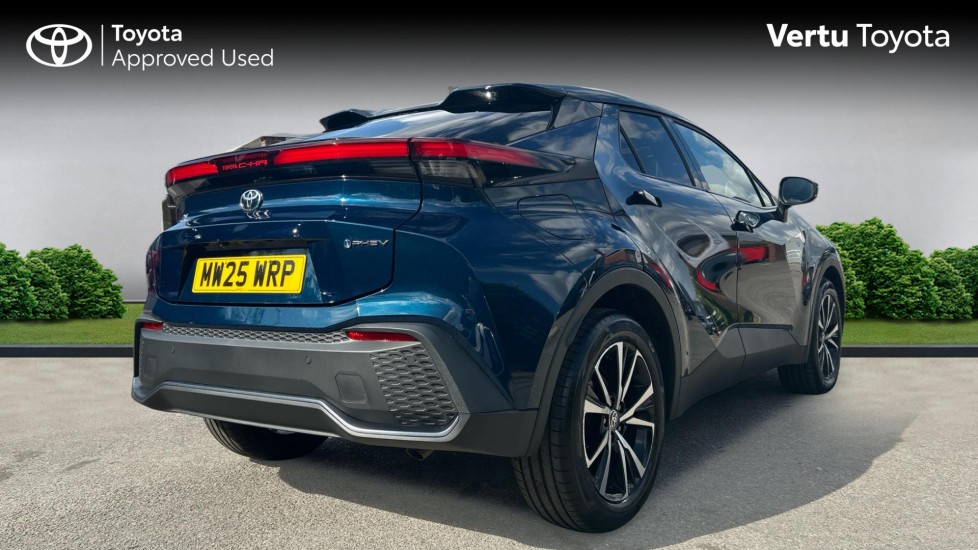 Toyota C-HR 2.0 PHEV Design 5dr CVT Hatchback - Image 2