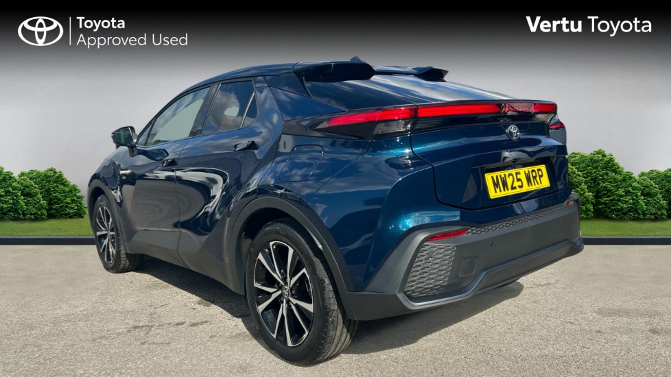Toyota C-HR 2.0 PHEV Design 5dr CVT Hatchback - Image 4