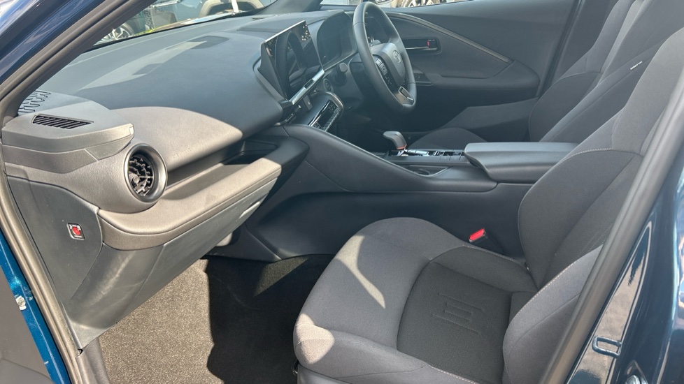 Toyota C-HR 2.0 PHEV Design 5dr CVT Hatchback - Image 5