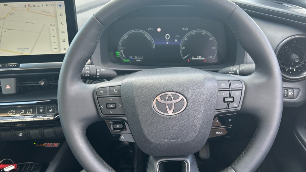 Toyota C-HR 2.0 PHEV Design 5dr CVT Hatchback - Image 10
