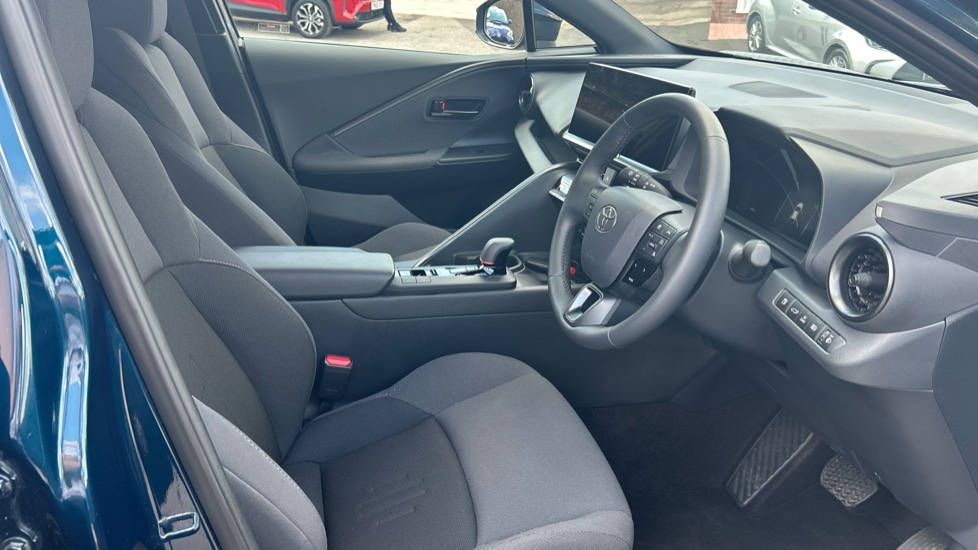 Toyota C-HR 2.0 PHEV Design 5dr CVT Hatchback - Image 12