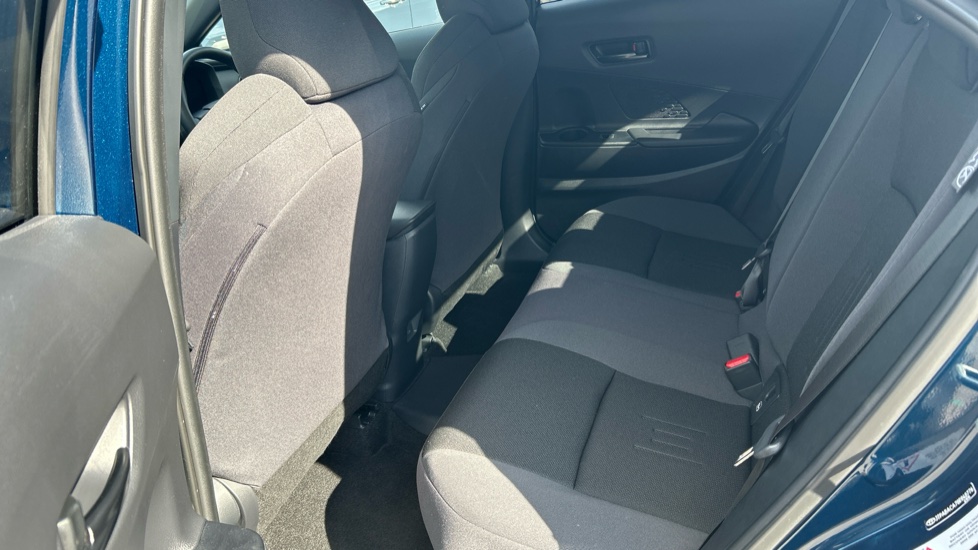 Toyota C-HR 2.0 PHEV Design 5dr CVT Hatchback - Image 15