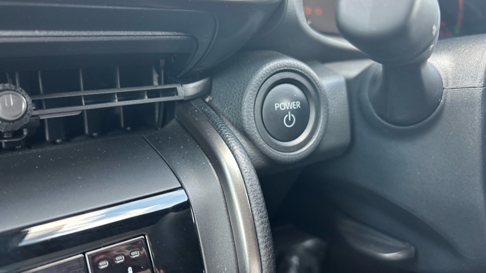 Toyota C-HR 2.0 PHEV Design 5dr CVT Hatchback - Image 16