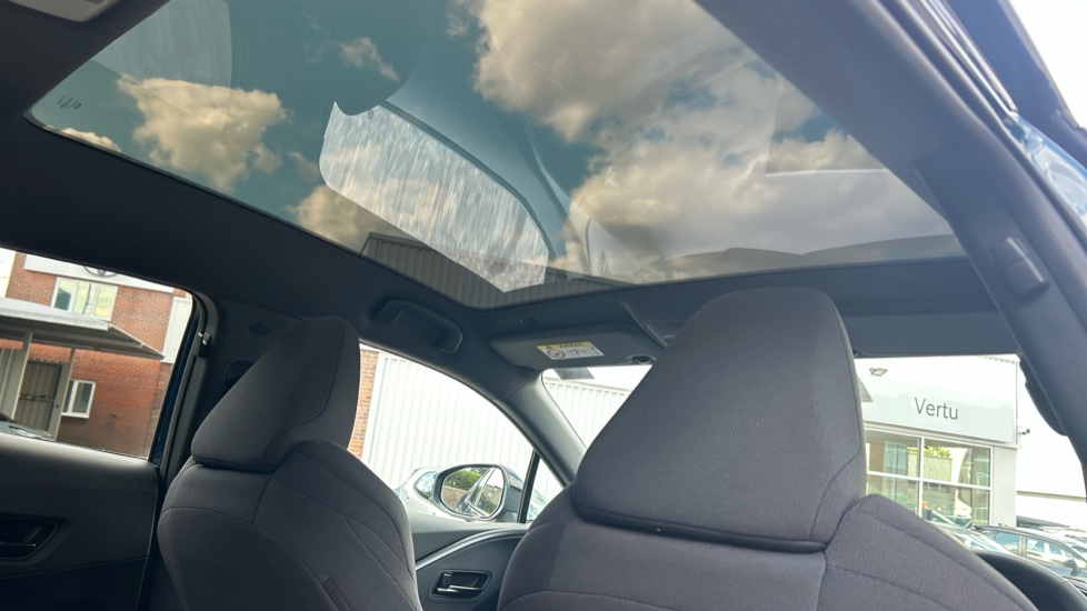 Toyota C-HR 2.0 PHEV Design 5dr CVT Hatchback - Image 19