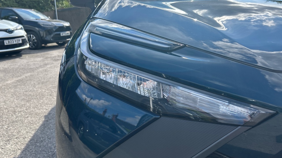 Toyota C-HR 2.0 PHEV Design 5dr CVT Hatchback - Image 20