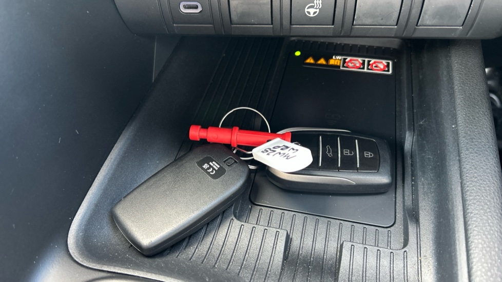 Toyota C-HR 2.0 PHEV Design 5dr CVT Hatchback - Image 28