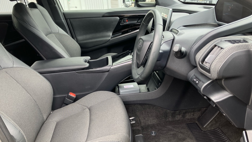 Toyota bZ4X 150kW Motion 71.4kWh 5dr Auto Electric Hatchback - Image 12