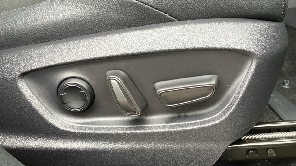 Toyota bZ4X 150kW Motion 71.4kWh 5dr Auto Electric Hatchback - Image 30