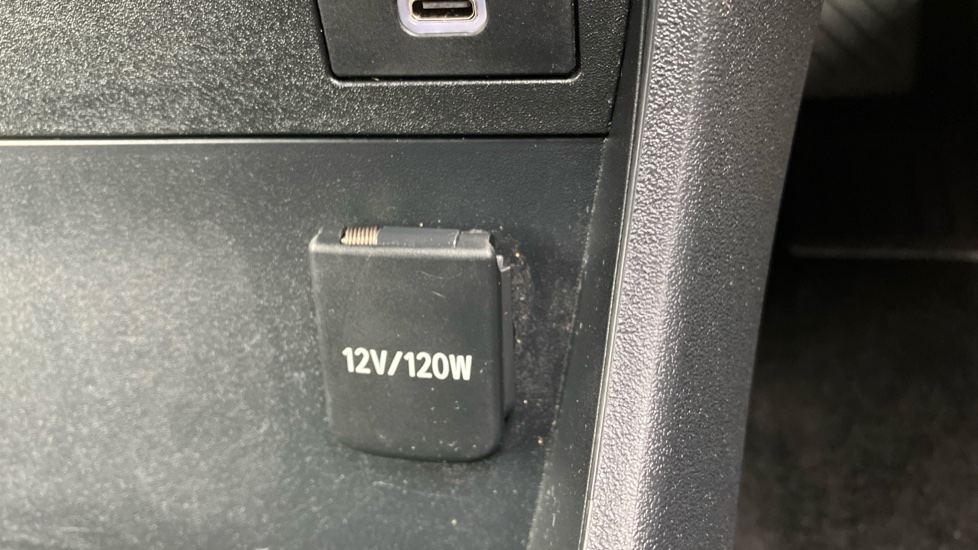 Toyota bZ4X 150kW Motion 71.4kWh 5dr Auto Electric Hatchback - Image 39