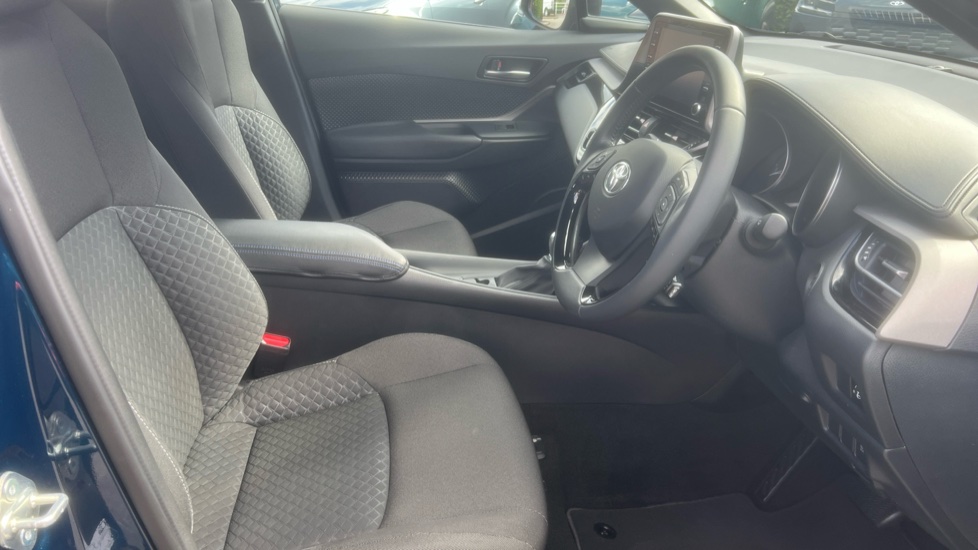 Toyota C-HR 1.8 Hybrid Icon 5dr CVT Hybrid Hatchback - Image 12