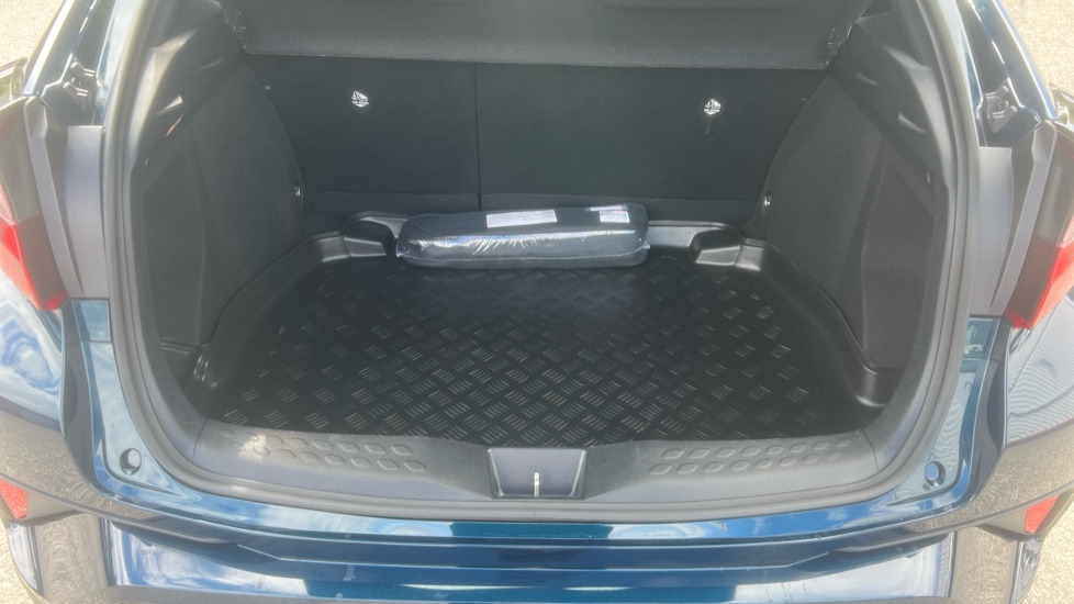 Toyota C-HR 1.8 Hybrid Icon 5dr CVT Hybrid Hatchback - Image 13