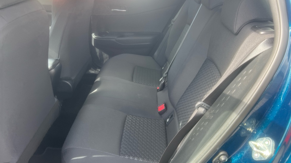 Toyota C-HR 1.8 Hybrid Icon 5dr CVT Hybrid Hatchback - Image 15