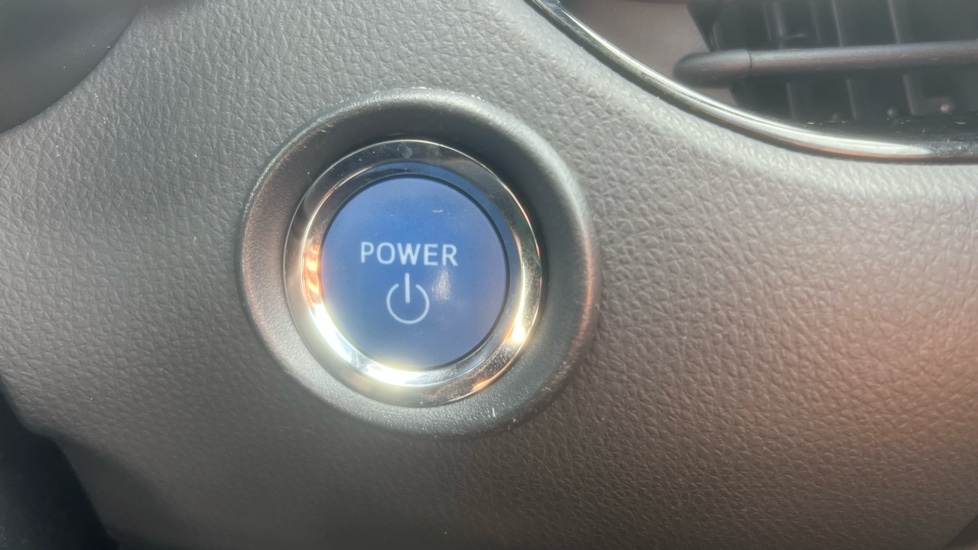 Toyota C-HR 1.8 Hybrid Icon 5dr CVT Hybrid Hatchback - Image 16