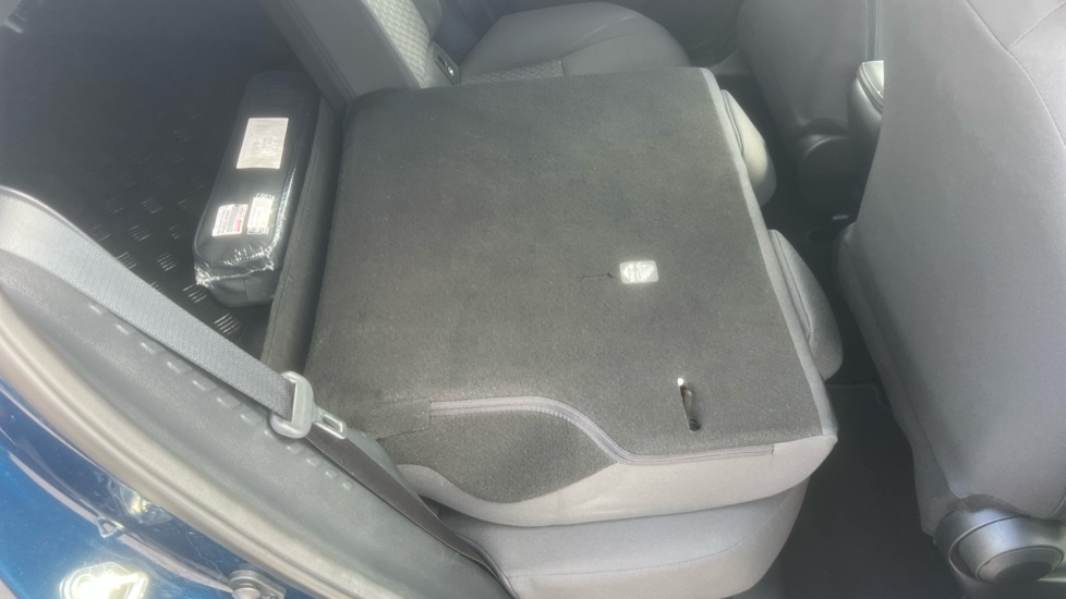 Toyota C-HR 1.8 Hybrid Icon 5dr CVT Hybrid Hatchback - Image 18