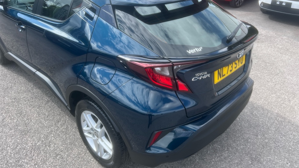 Toyota C-HR 1.8 Hybrid Icon 5dr CVT Hybrid Hatchback - Image 37
