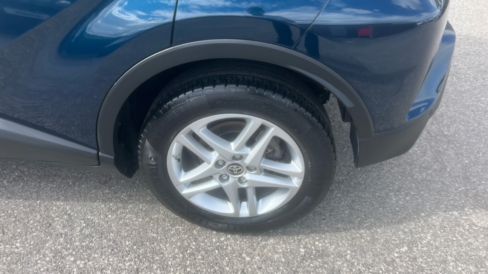 Toyota C-HR 1.8 Hybrid Icon 5dr CVT Hybrid Hatchback - Image 38