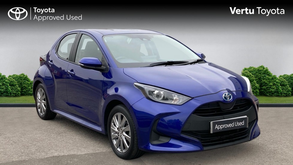 Toyota Yaris 1.5 Hybrid Icon 5dr CVT Hybrid Hatchback - Image 1