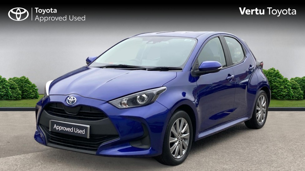 Toyota Yaris 1.5 Hybrid Icon 5dr CVT Hybrid Hatchback - Image 3