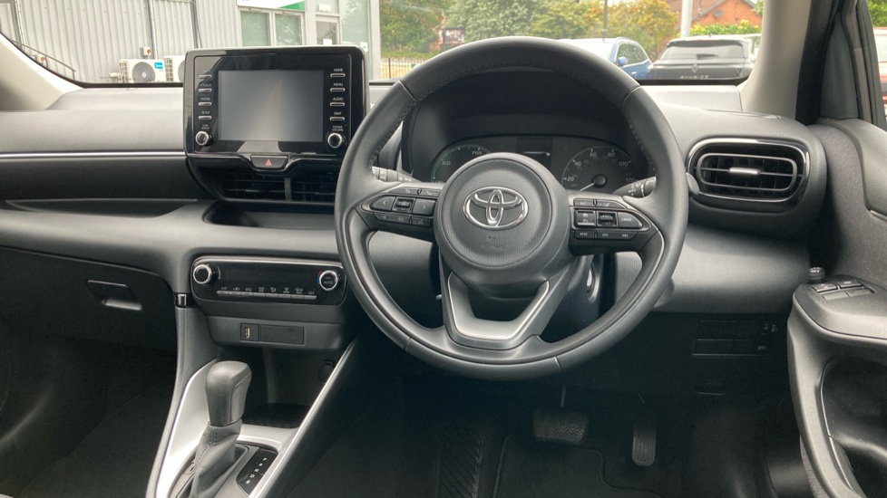 Toyota Yaris 1.5 Hybrid Icon 5dr CVT Hybrid Hatchback - Image 6