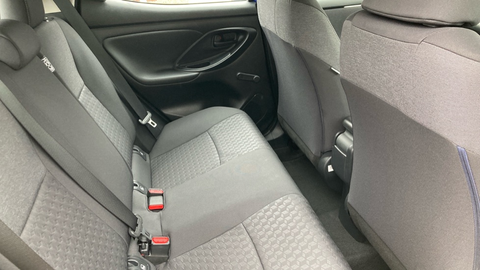 Toyota Yaris 1.5 Hybrid Icon 5dr CVT Hybrid Hatchback - Image 8