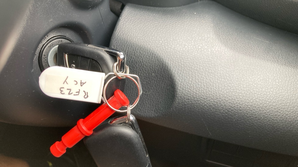 Toyota Yaris 1.5 Hybrid Icon 5dr CVT Hybrid Hatchback - Image 16