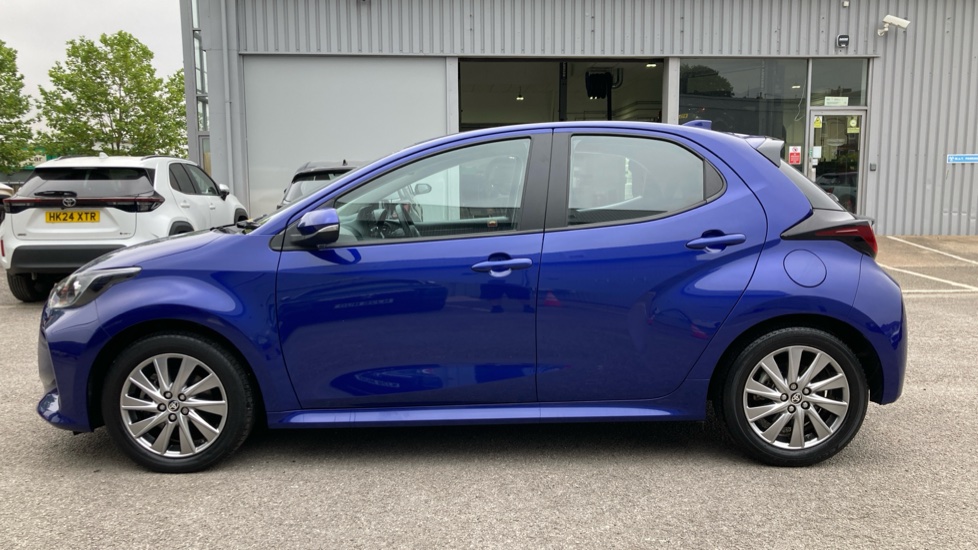 Toyota Yaris 1.5 Hybrid Icon 5dr CVT Hybrid Hatchback - Image 24
