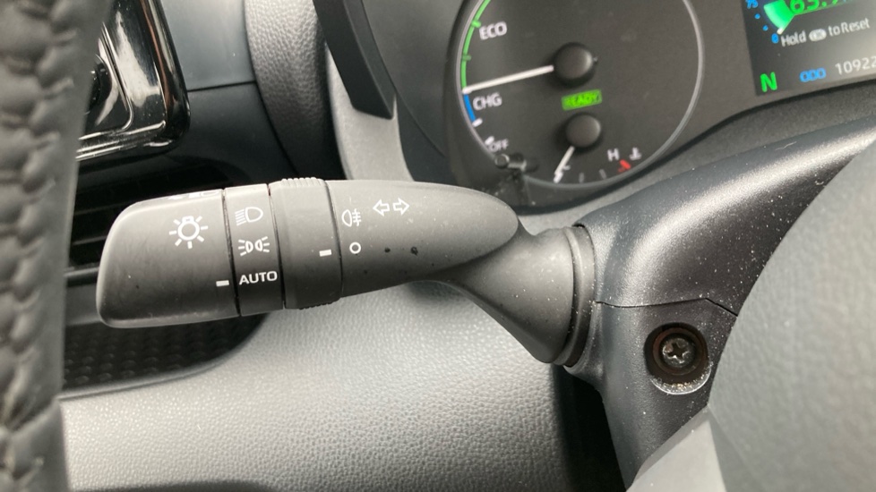 Toyota Yaris 1.5 Hybrid Icon 5dr CVT Hybrid Hatchback - Image 33