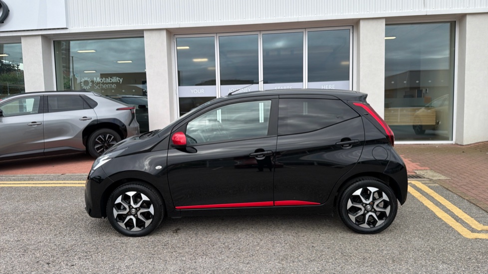 Toyota Aygo 1.0 VVT-i X-Trend TSS 5dr Petrol Hatchback - Image 24