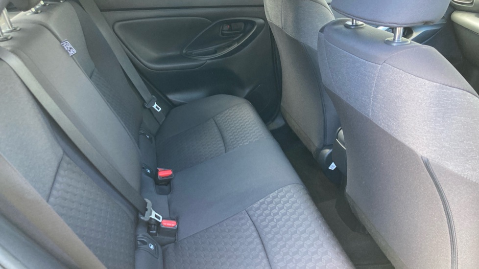 Toyota Yaris 1.5 Hybrid Design 5dr CVT Hybrid Hatchback - Image 8