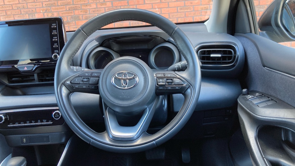Toyota Yaris 1.5 Hybrid Design 5dr CVT Hybrid Hatchback - Image 10
