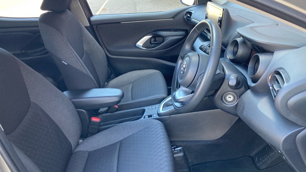 Toyota Yaris 1.5 Hybrid Design 5dr CVT Hybrid Hatchback - Image 12