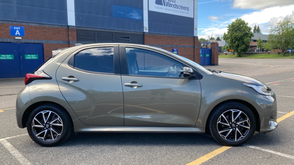 Toyota Yaris 1.5 Hybrid Design 5dr CVT Hybrid Hatchback - Image 23