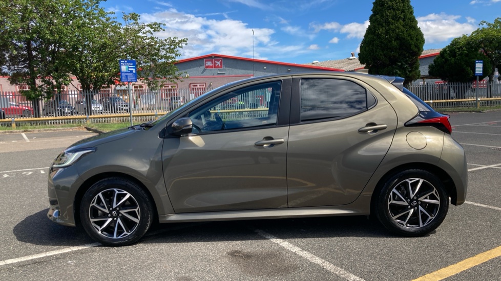 Toyota Yaris 1.5 Hybrid Design 5dr CVT Hybrid Hatchback - Image 24