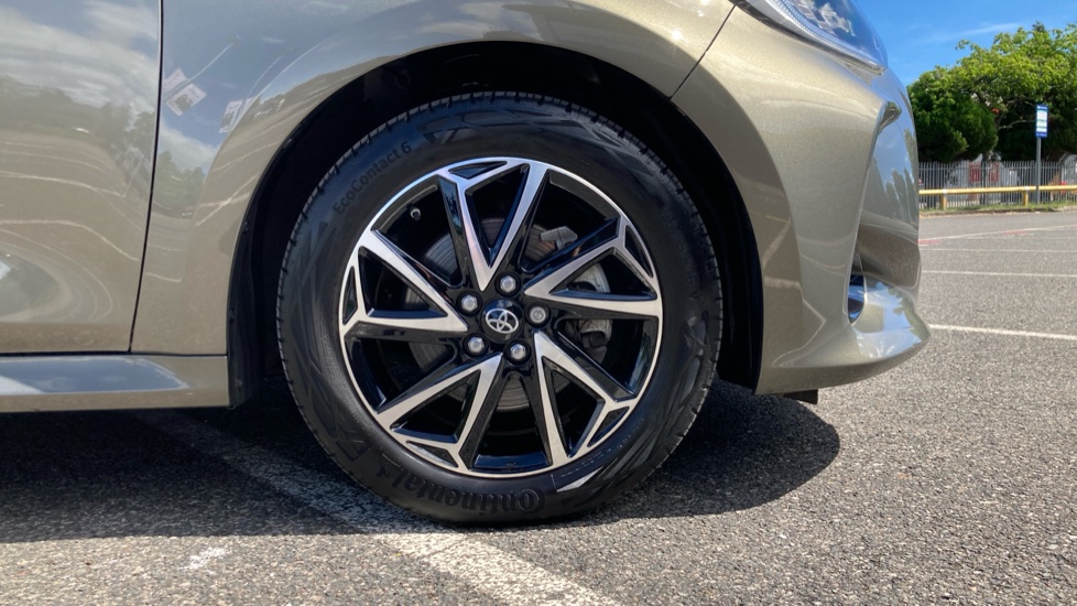 Toyota Yaris 1.5 Hybrid Design 5dr CVT Hybrid Hatchback - Image 25