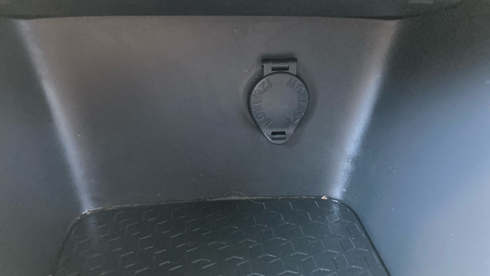 Toyota Yaris 1.5 Hybrid Design 5dr CVT Hybrid Hatchback - Image 35