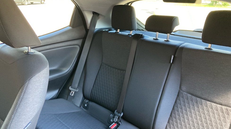 Toyota Yaris 1.5 Hybrid Design 5dr CVT Hybrid Hatchback - Image 40