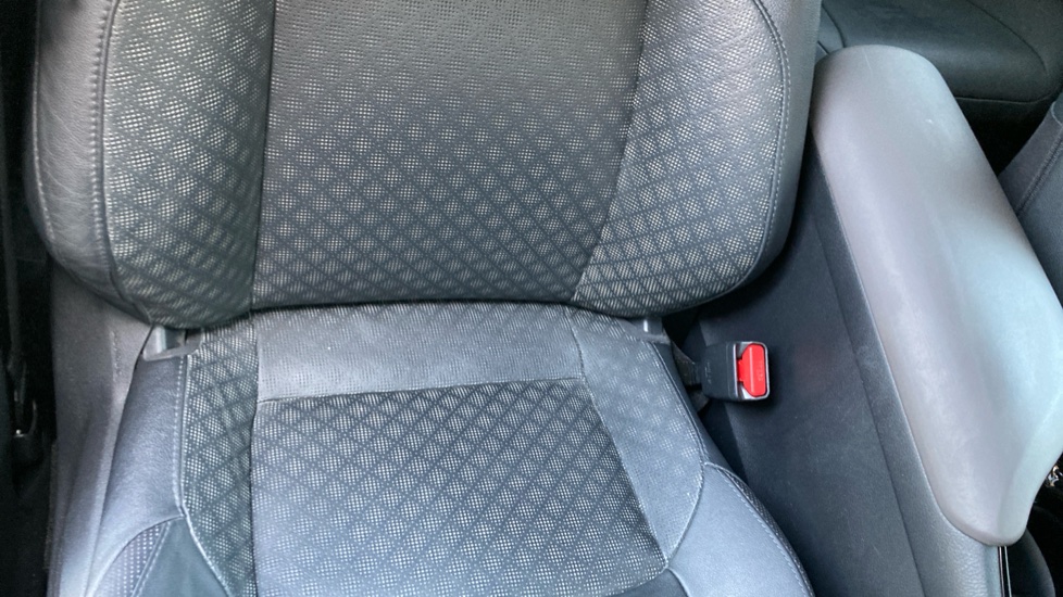 Toyota C-HR 2.0 Hybrid Excel 5dr CVT Hybrid Hatchback - Image 14